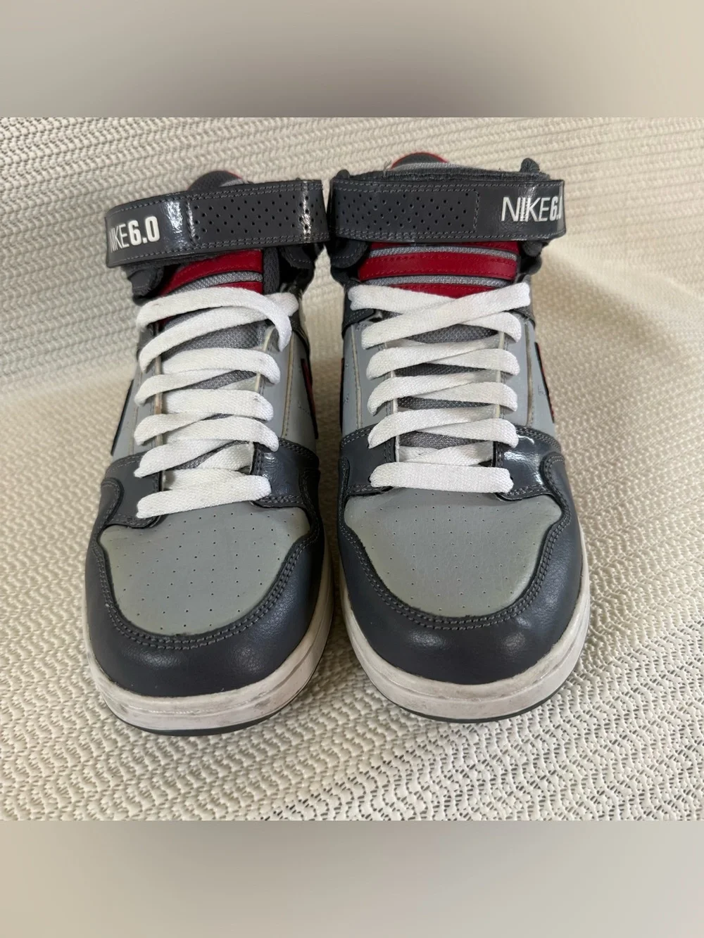 Nike 6.0 Mogan Mid 2 Kids Size 6Y Gray Red High Top Skate Shoes 407716-060
